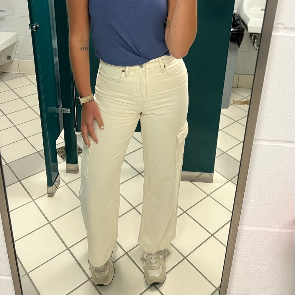 Old Navy Cream Cargo Pants